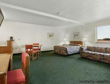 Hotel Super 8 By Wyndham Perham Exterior foto